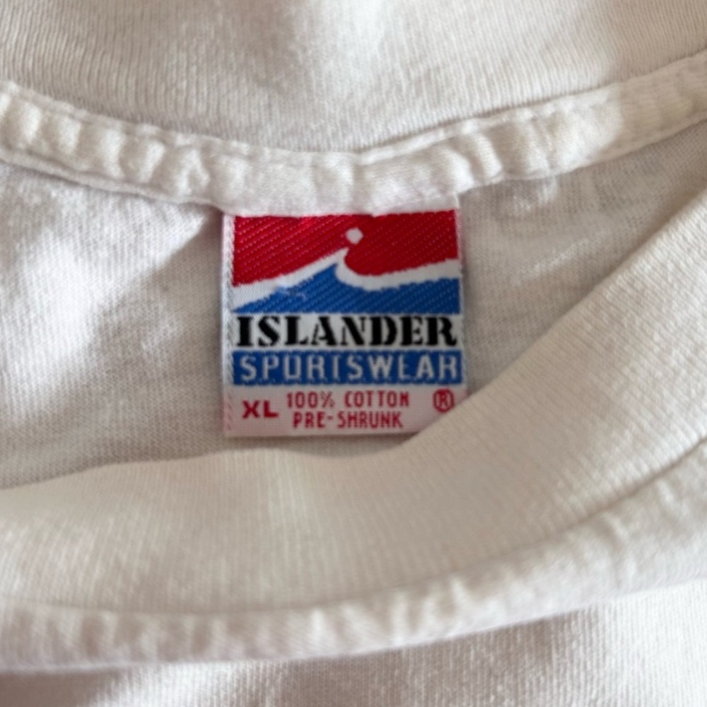 Vintage 90s Islander White Dolphin Print Graphic Tee XL Maui Short Sleeve Shirt - Picture 2 of 4